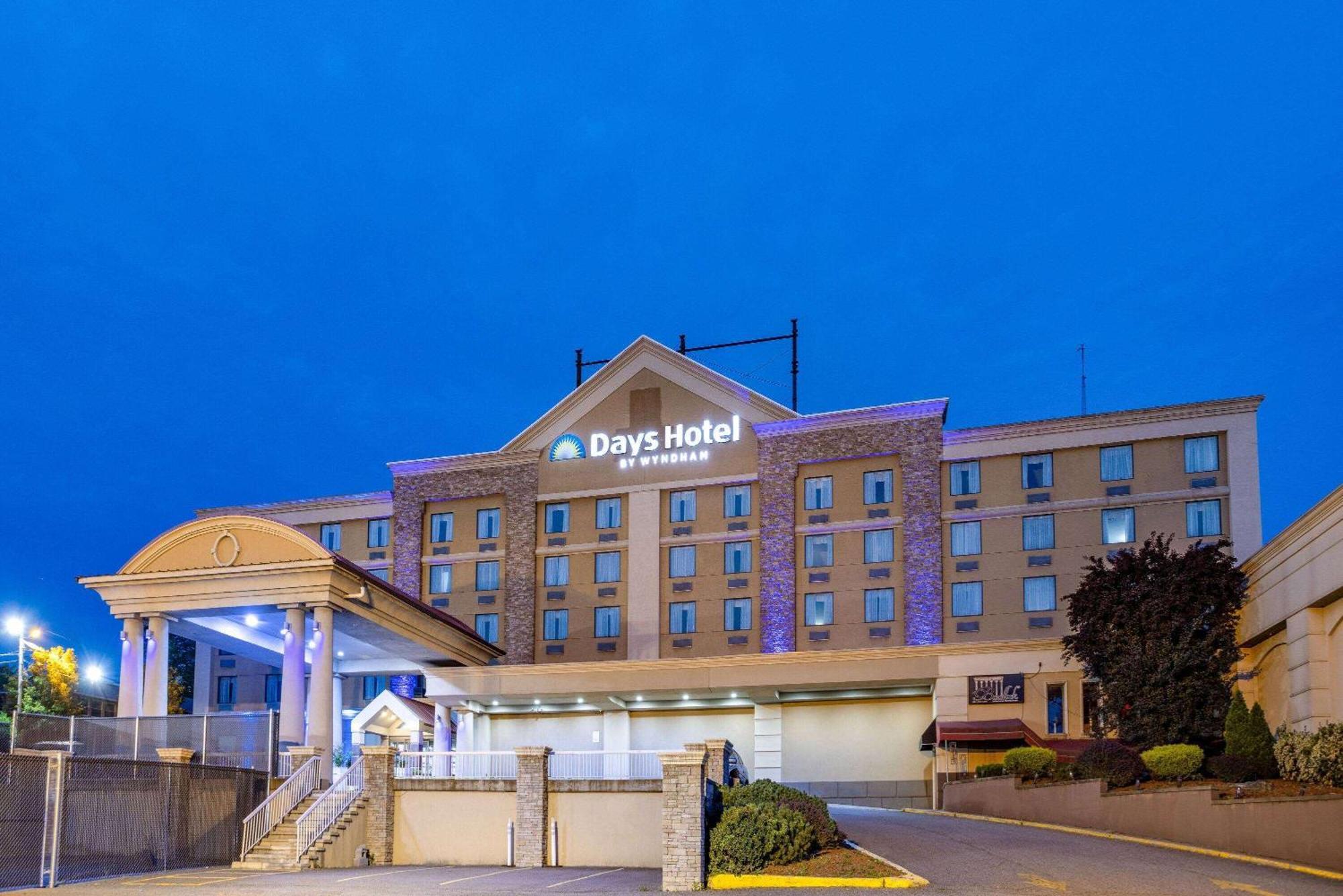 Days Hotel By Wyndham Норт-Берген Экстерьер фото